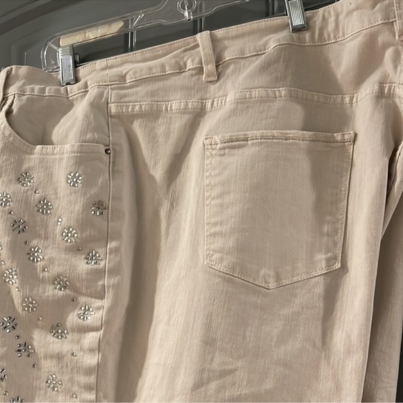 Size 24W Soft Surroundings Embellished Jeans - Picture 3 of 12